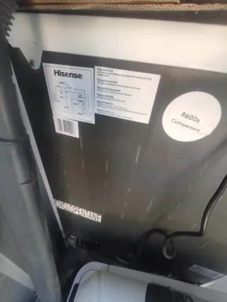 Nevera Hisense pequeña blanca