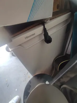Nevera Hisense pequeña blanca