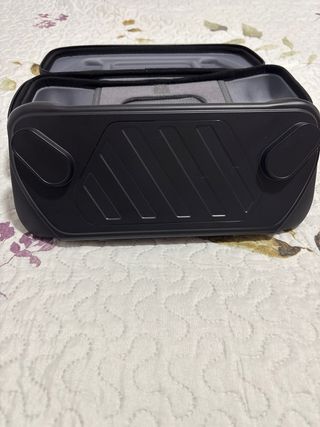 Asus ROG Ally X con protettore e custodia