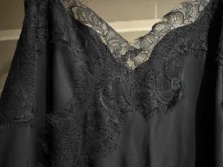 Top lencero Mango encaje negro Talla M