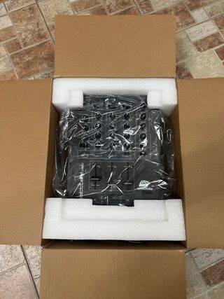 Mesa DJ jbsystems a estrenar