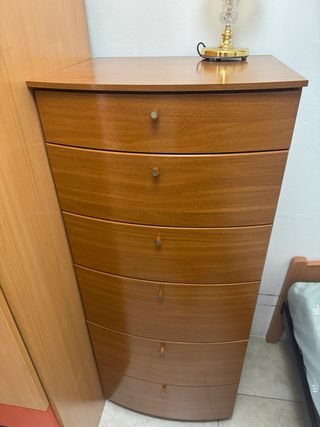 Cajonera de madera en perfecto estado
