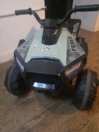 Moto eléctrica Feber para niños