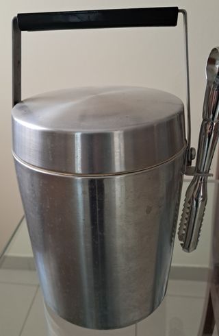 Cubitera de acero con tapa y pinzas