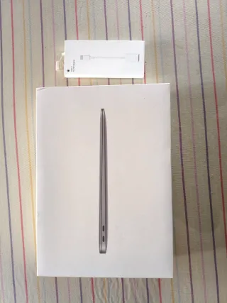 MacBook Air M1 Plata/Gris Espacial