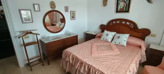 Dormitorio completo madera y tela negociable .