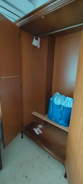 Dormitorio completo madera y tela negociable .