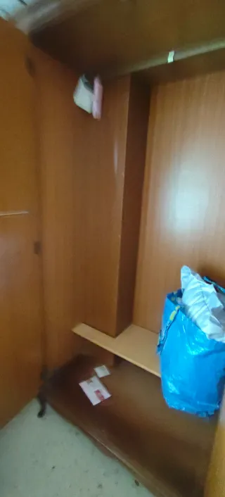 Dormitorio completo madera y tela negociable .