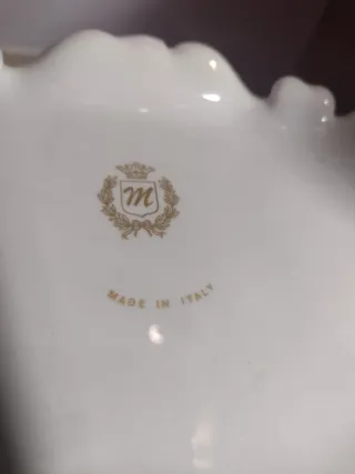 Precioso joyero antiguo con flores Italia 22 cm.