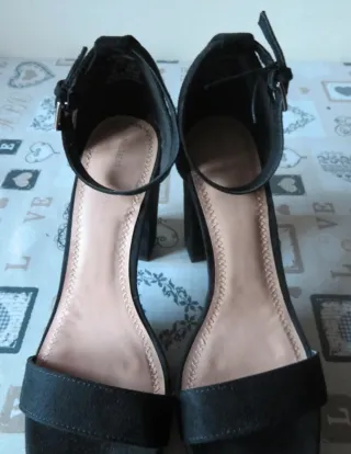 Sandalias de tacón negras talla 40