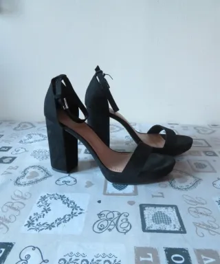 Sandalias de tacón negras talla 40