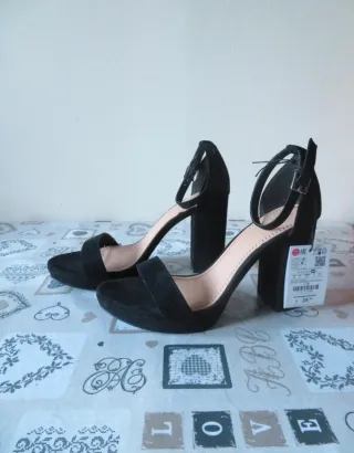 Sandalias de tacón negras talla 40