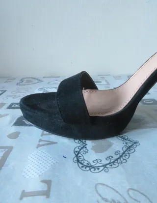 Sandalias de tacón negras talla 40
