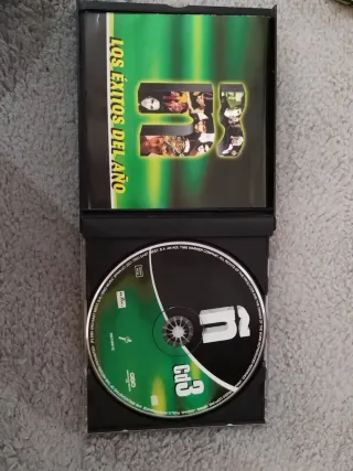 Los Éxitos del Año 2001  3CDs