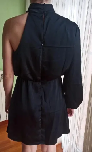 Vestido fiesta Cherley negro asimétrico