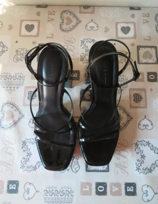 Sandalias de tacón negras