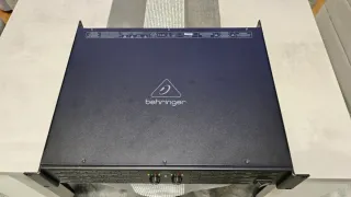 Etapa de potencia Behringer KM1700