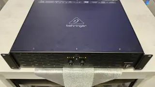 Etapa de potencia Behringer KM1700
