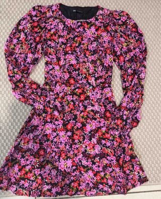 Vestido Zara floral manga larga espalda descubiert