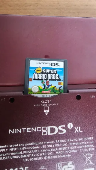 Nintendo DS XL Rosso