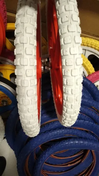 Coppia di pneumatici BMX 20x2.125 bianchi