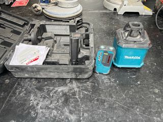 Nivel Láser Makita Giratorio Completo