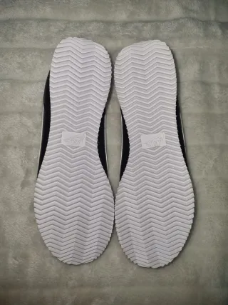 Zapatillas Nike Cortez Negras y Blancas Talla 42.5