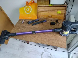 Aspiradora sin cable y accesorios