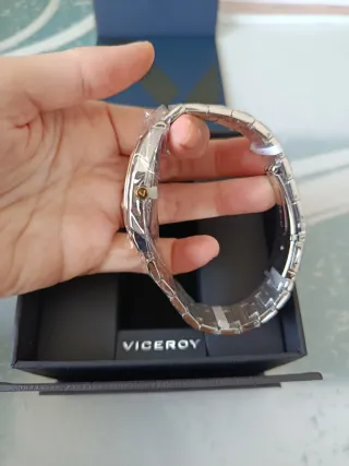 Reloj Viceroy Nuevo Dorado y Plateado