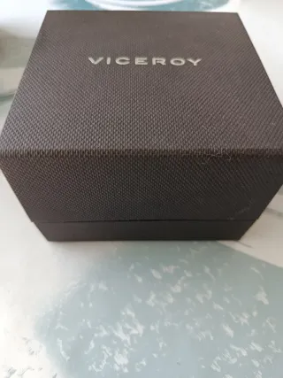 Reloj Viceroy Nuevo Dorado y Plateado