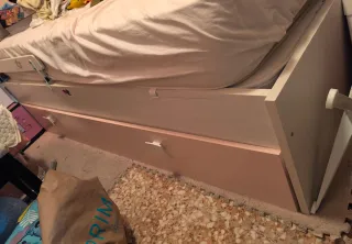 Cama nido con cajones rosa y blanco