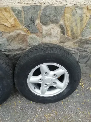 4 Llantas Land Rover Defender 7x16
