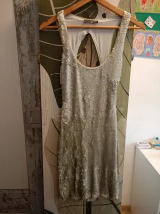 Vestido fiesta plata Bershka lentejuelas