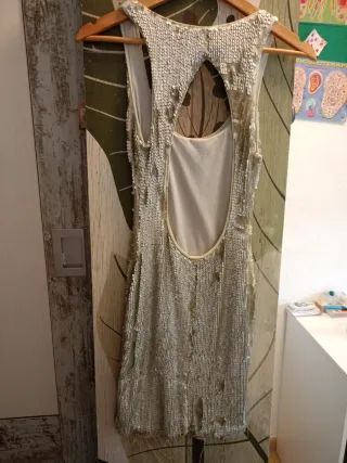 Vestido fiesta plata Bershka lentejuelas
