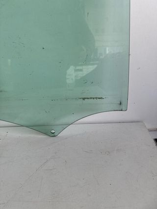 Luna delantera derecha renault kangoo 1/2