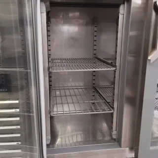 Mesa Fría 4 Puertas Cristal INFRICO 60x2,46x1m