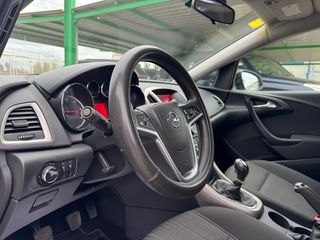 Opel Astra 2012 110CV