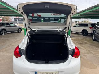 Opel Astra 2012 110CV