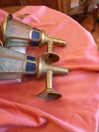 2 Lámparas de Pared Doradas y Azules