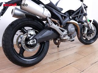 DUCATI MONSTER 696