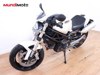 DUCATI MONSTER 696