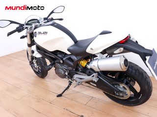 DUCATI MONSTER 696