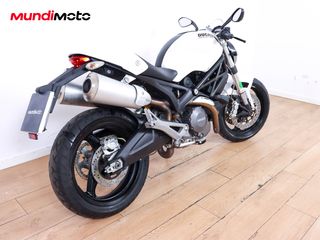 DUCATI MONSTER 696