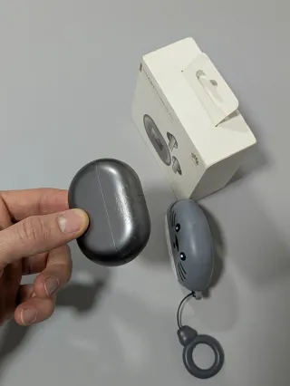 Huawei Freebuds Pro con funda Totoro