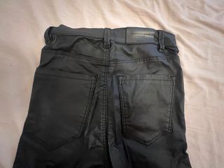 Pantalones Stradivarius negros talla 32