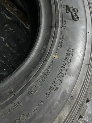 Neumáticos 225/95 R16C: 3 Dunlop y 1 Bridgestone