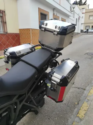 Moto Triumph Tiger 800