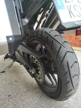 Moto Triumph Tiger 800