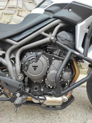 Moto Triumph Tiger 800