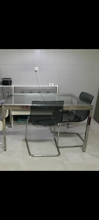 Mesa de comedor cristal y metal